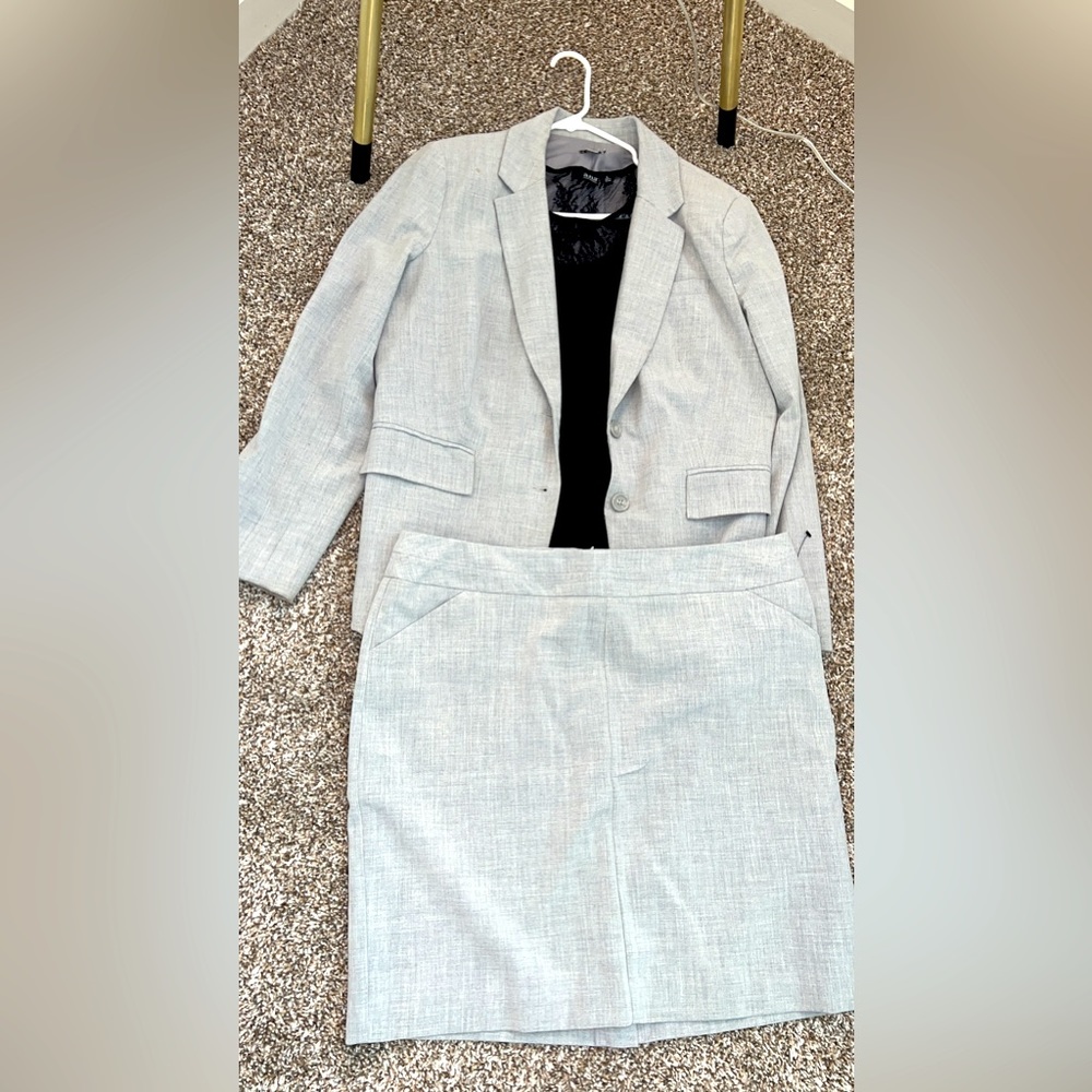 Entire suite with shirt! Shirt XL suit is size 16